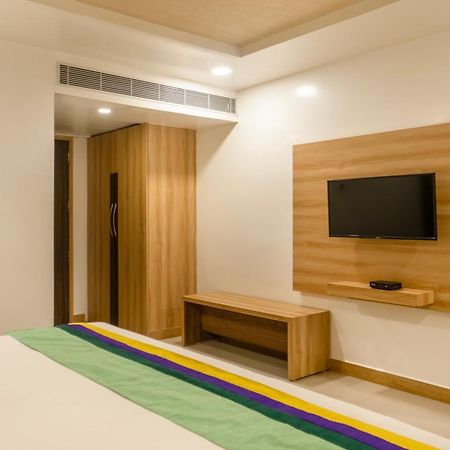 Treebo Golden Swan Pammal Hotell Chennai Exteriör bild