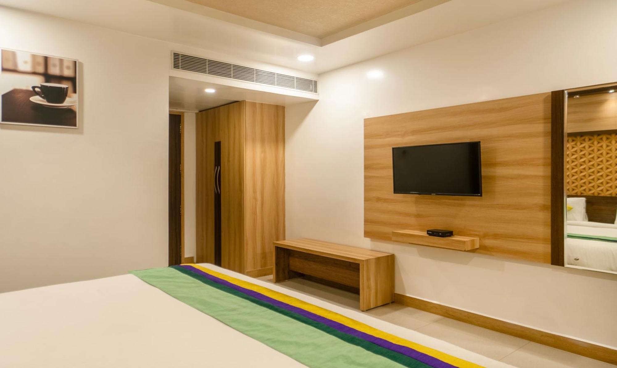 Treebo Golden Swan Pammal Hotell Chennai Exteriör bild