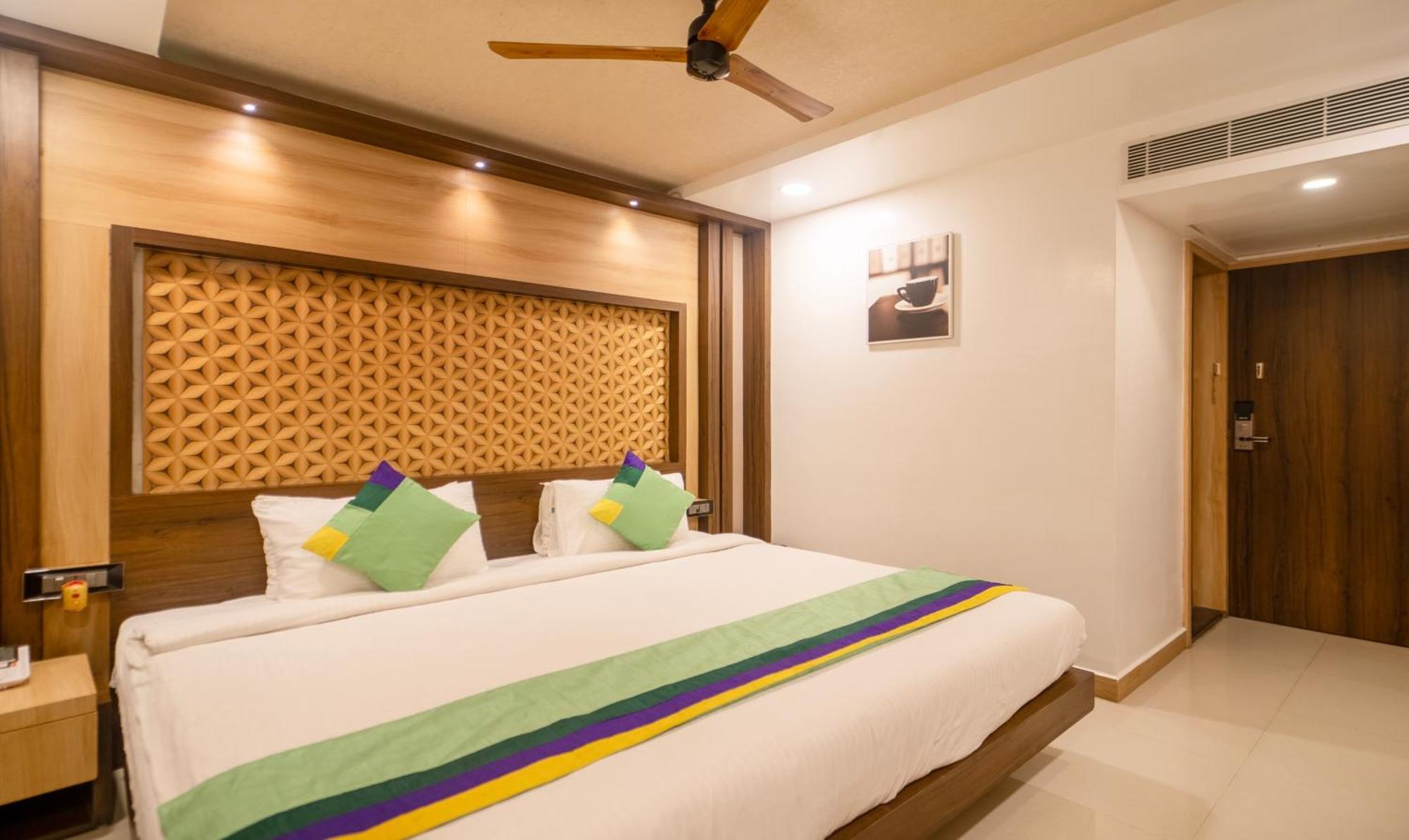 Treebo Golden Swan Pammal Hotell Chennai Exteriör bild