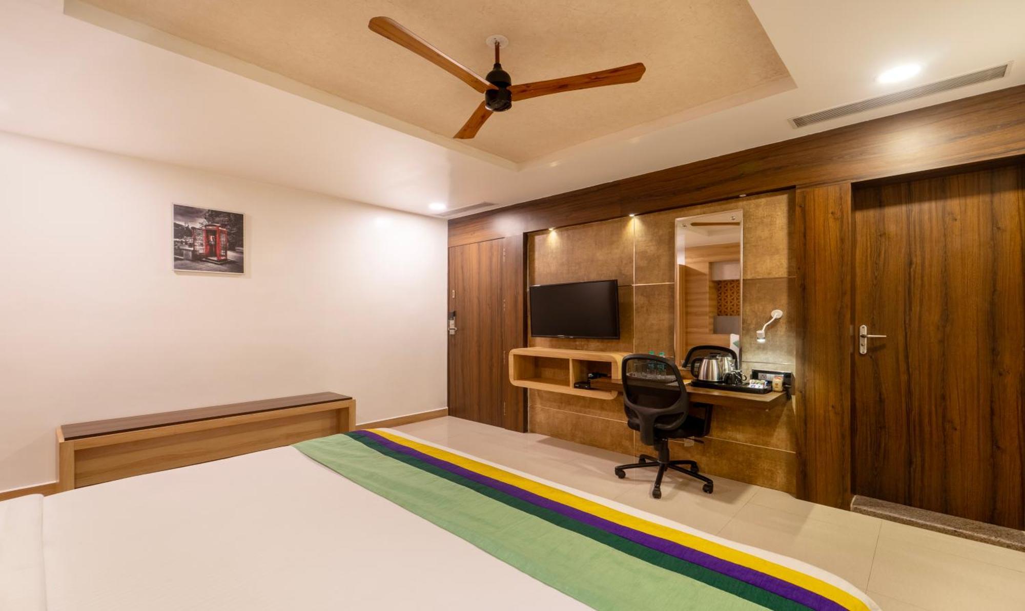 Treebo Golden Swan Pammal Hotell Chennai Exteriör bild