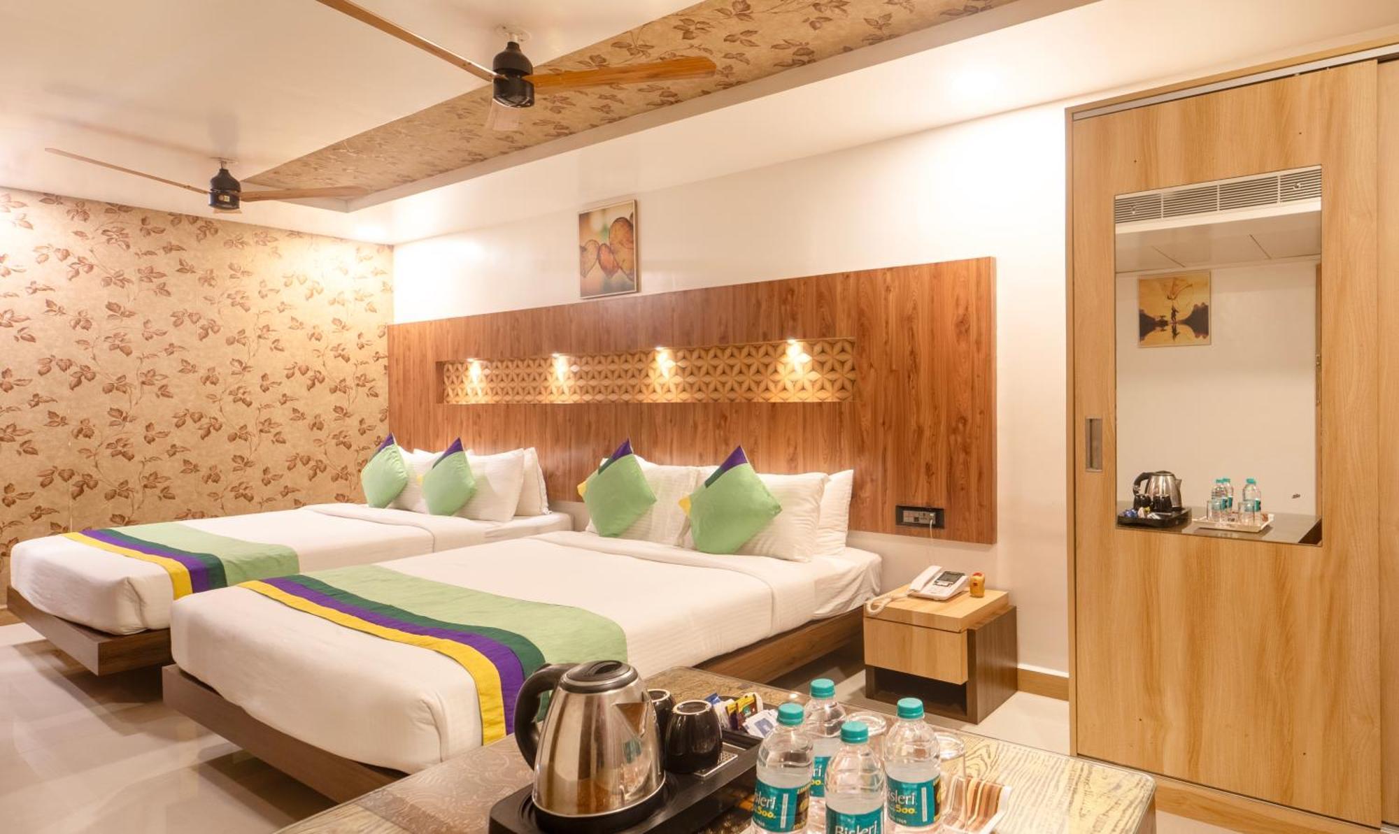 Treebo Golden Swan Pammal Hotell Chennai Exteriör bild