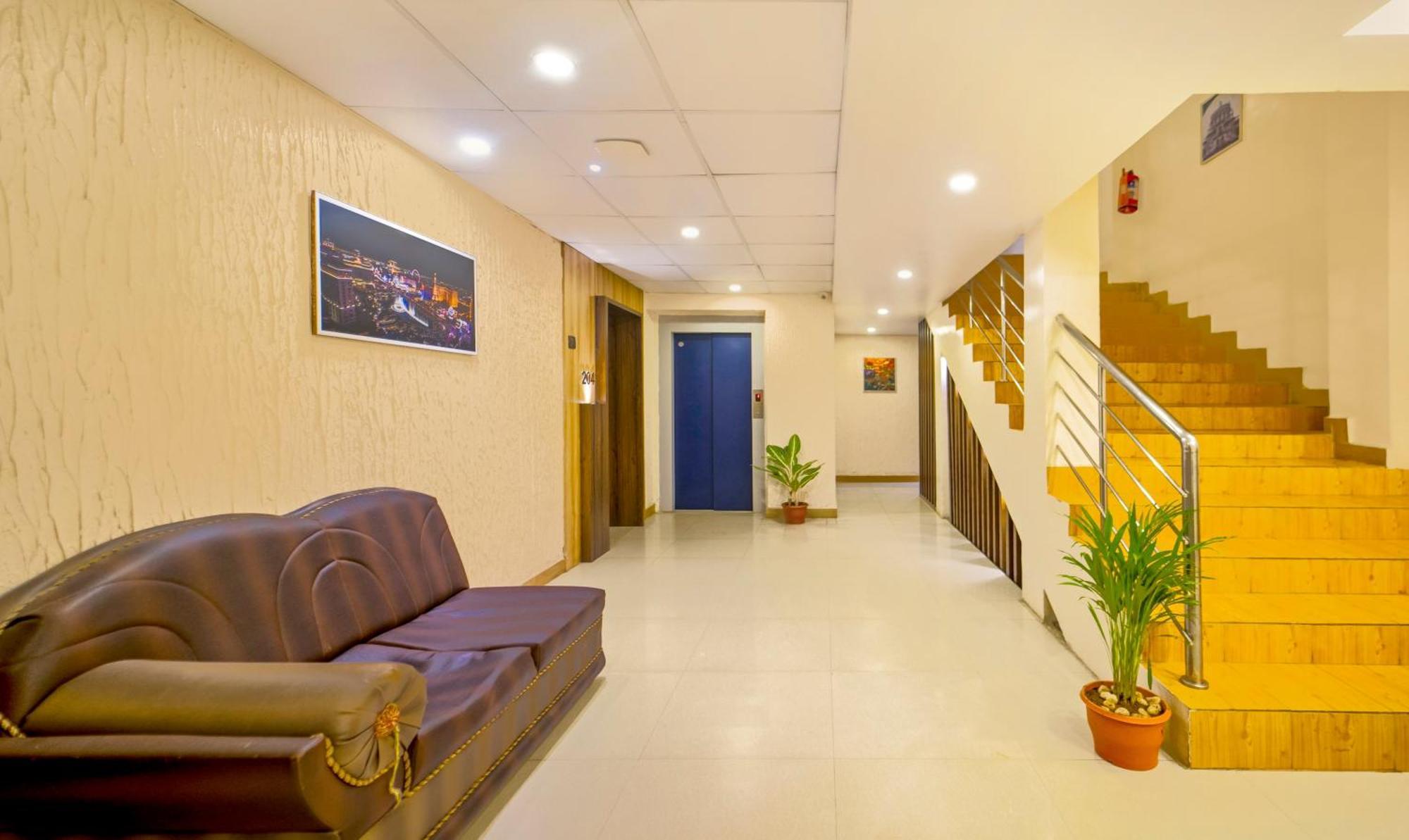 Treebo Golden Swan Pammal Hotell Chennai Exteriör bild