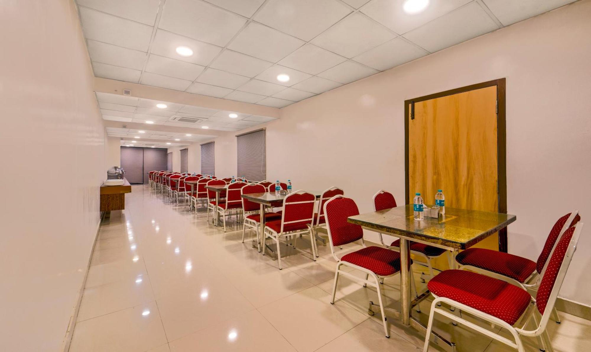 Treebo Golden Swan Pammal Hotell Chennai Exteriör bild